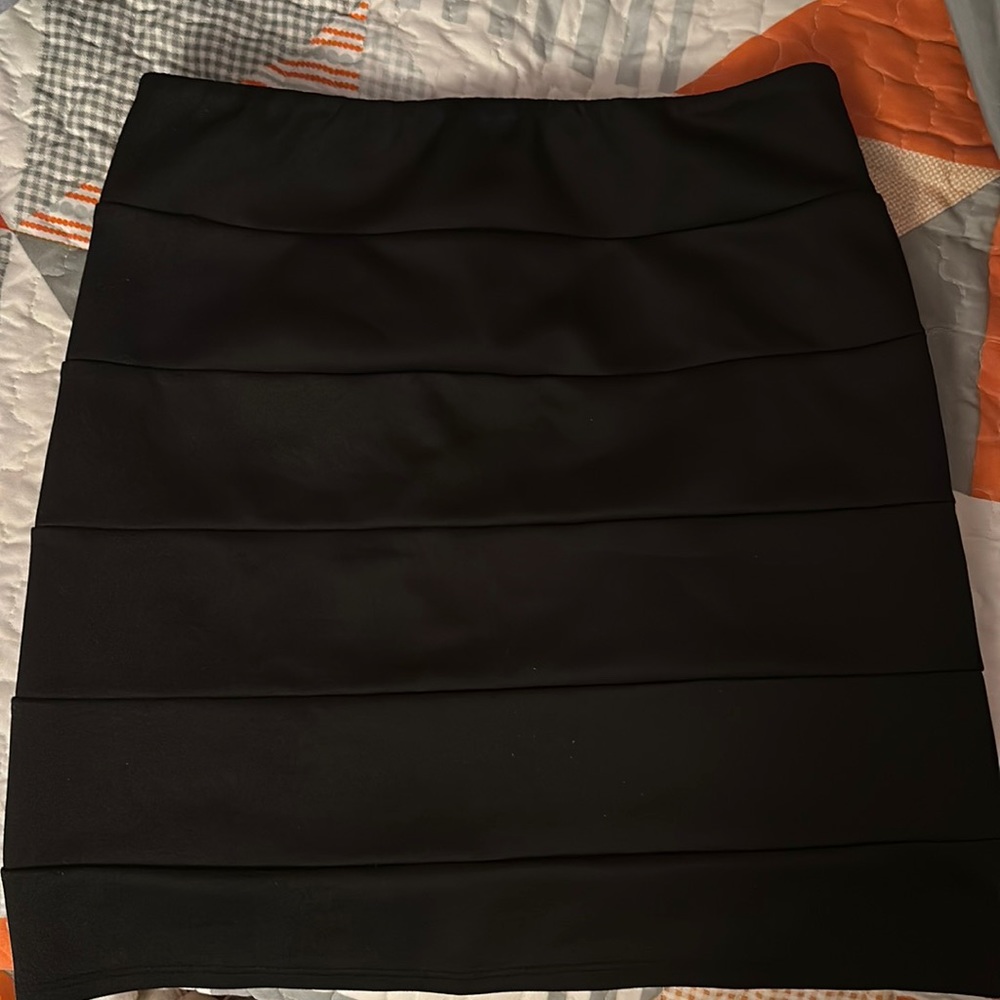 95% polyester 5% spandex